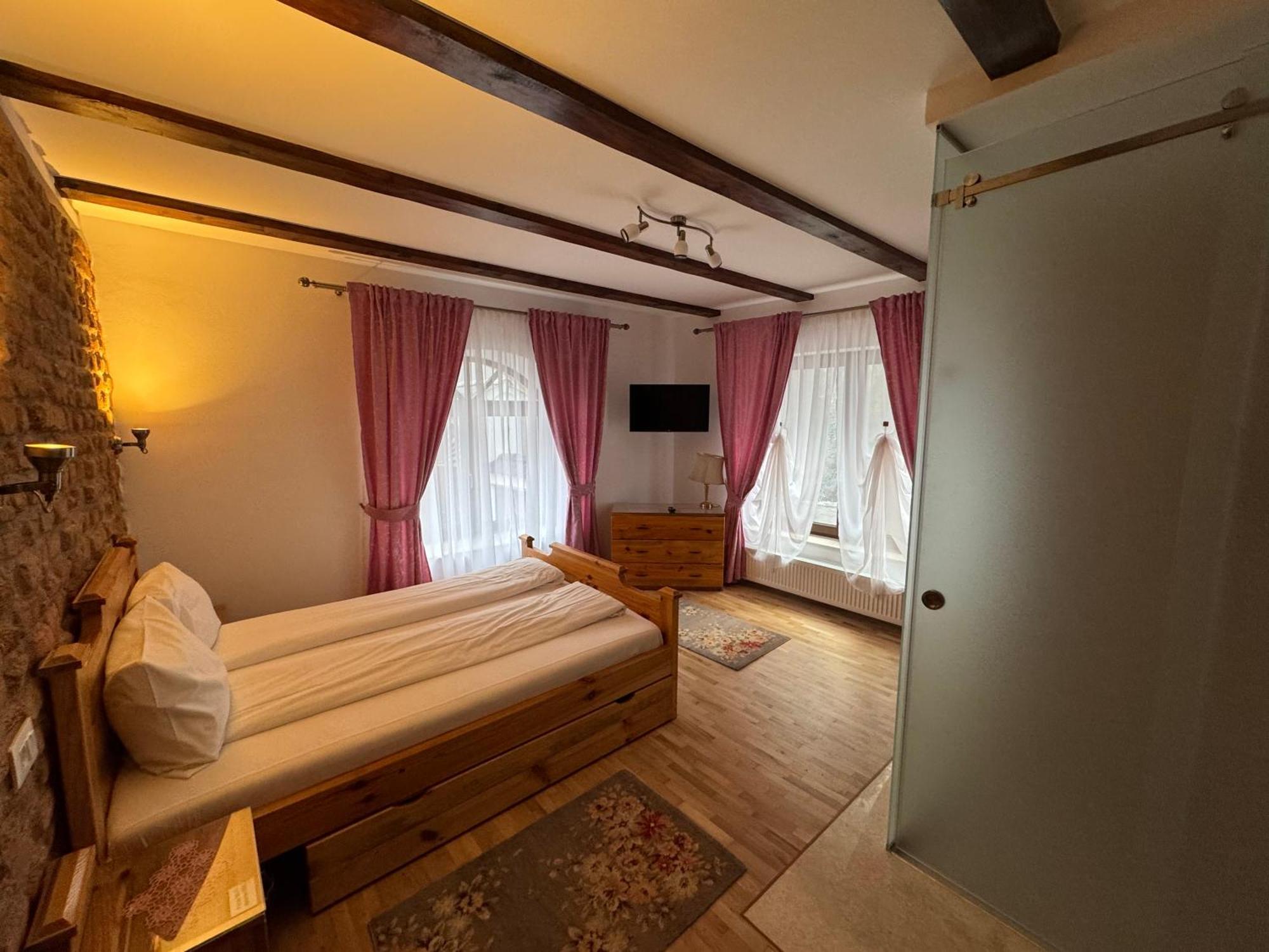 Casa Stefania Hotel Talmacel Ngoại thất bức ảnh