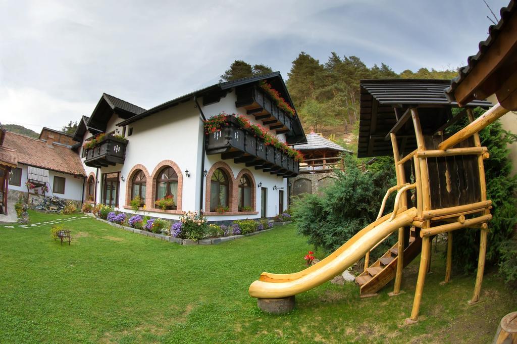 Casa Stefania Hotel Talmacel Ngoại thất bức ảnh