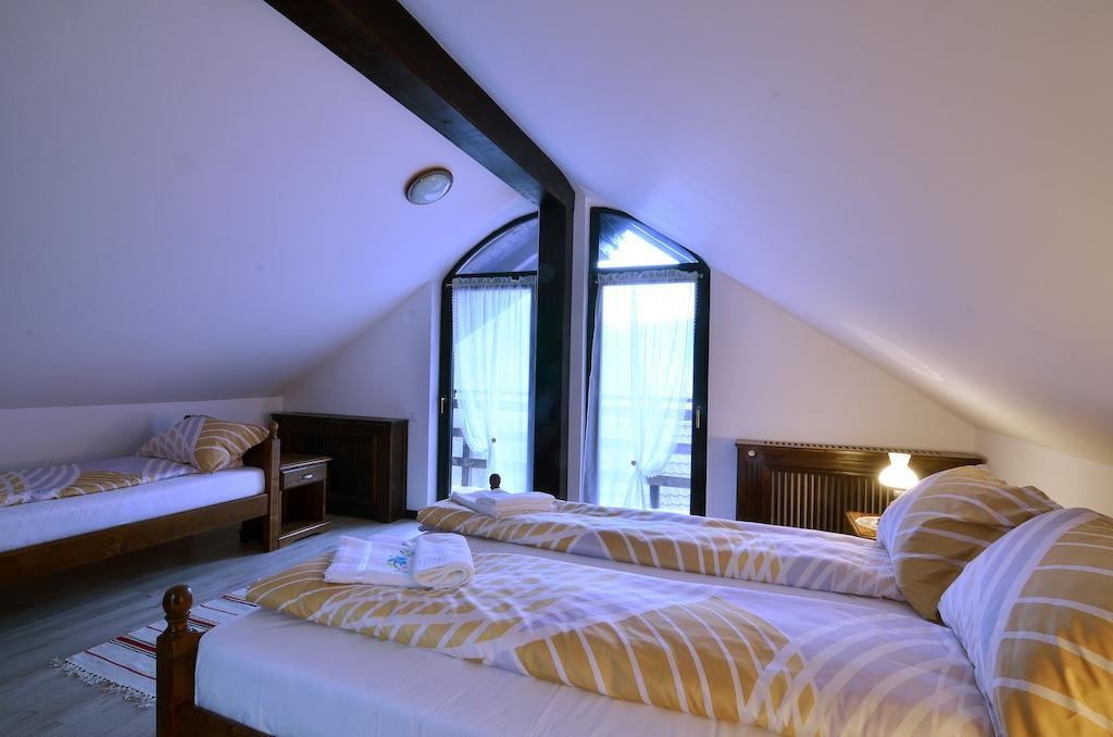 Casa Stefania Hotel Talmacel Ngoại thất bức ảnh